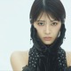 元乃木坂46・若月佑美、デビュー15周年記念カレンダーが発売決定！クラシカルな衣装でクールな魅力放つ 画像