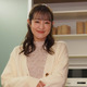 大沢あかね、ショートボブの近影公開！胸元のぞく白レース姿に反響 画像