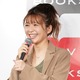 宇野実彩子、黒ドット柄ノースリーブのステージルックを披露！AAA東京公演で魅せた美脚コーデ 画像