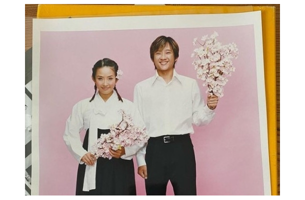 突然この世を去ったトップ女優の姉や、元巨人軍の義兄と同じ“39歳”で…韓国の俳優兼歌手、16周忌