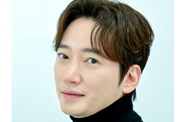 訃報伝えられた韓国俳優、誤認逮捕後の通話内容公開「同じ検査を5時間以上、費用も負担…呆れた」