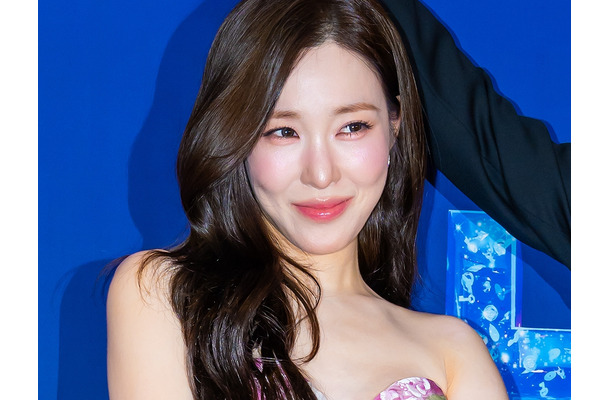 少女時代初の“既婚者”ティファニー、PMG韓国と専属契約を締結　ソロ10周年迎え新章へ