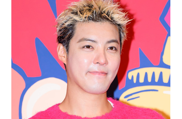 日本国籍を捨てて韓国人になった歌手、“日本の自宅”を公開「ディズニーランドに富士山も見える」