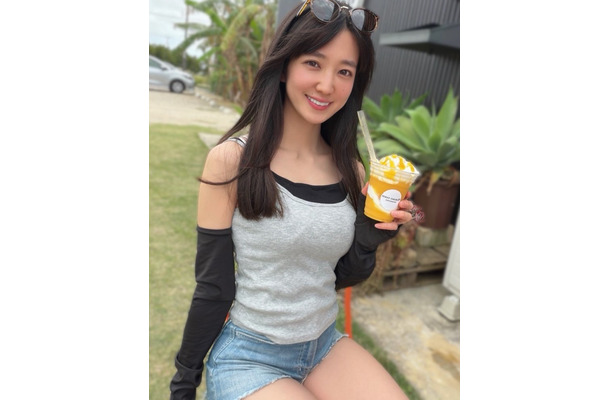 （写真は佐藤あかりの公式インスタグラムから）※所属事務所に掲載許諾をもらっています