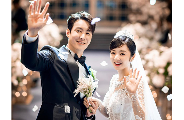 「本来なら淘汰されるべき男」18歳年下の日本人妻と結婚した韓国俳優に批判殺到も…なぜ“2年前の映像”が今さら？