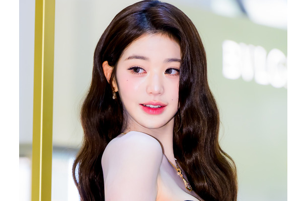 細いだけじゃない…IVE・ウォニョン、ピチッとウェアの“上向き美尻”に絶賛の声「AI超え」「さすが」