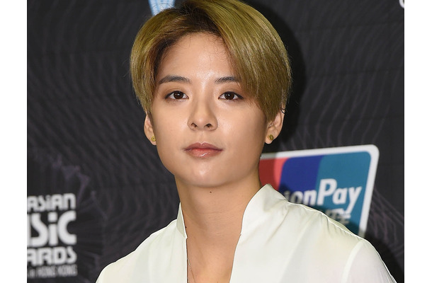 腕にはタトゥーがびっしり…元K-POPアイドル、LAでの近況が話題　SMエンタ退所後の現在に注目