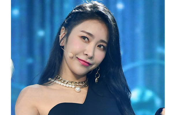 少女時代の“デビュー組”になるも白紙…「極端な選択も考えた」韓国歌手、無名の17年を支えた家族愛に感動の声