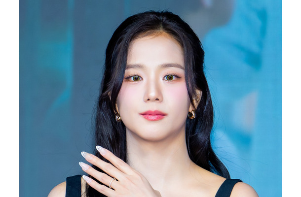 BLACKPINK・ジス、「まったく関係がない」の直後にスケジュール取り消し　“実兄の疑惑”で広がる違和感の正体