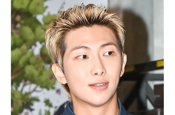 来日中に警備員の注意を無視して…BTS・RMの“文春砲”に韓国メディアも注目 禁煙区域で喫煙か