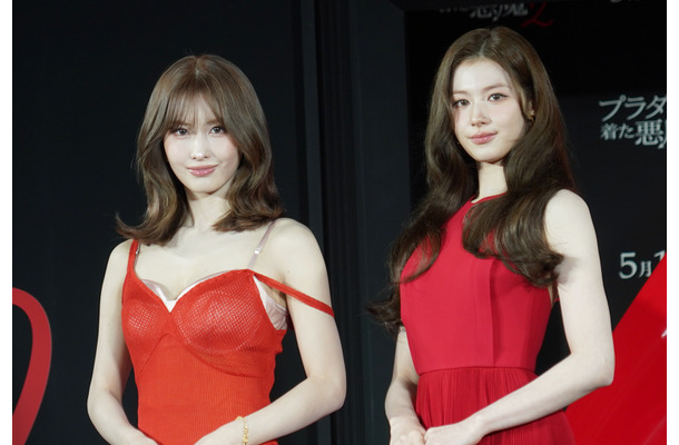 TWICE・MOMO＆SANA【写真：竹内みちまろ】