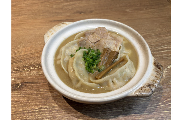 こってりスープの土鍋肉汁餃子