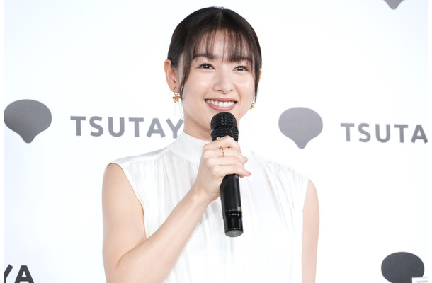 桜井日奈子【撮影：小宮山あきの】