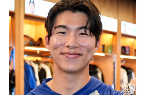 大谷翔平や山本由伸も手にしたチャンピオンリングをついに…ロバーツ監督自ら韓国人野手に授与