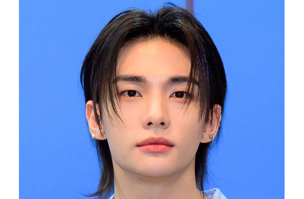 「見惚れてしまう」Stray Kids・ヒョンジン、無造作な長い黒髪で見せた色気に反響続々