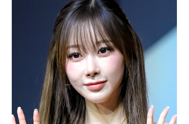 背骨が浮かび「また痩せた？」の声…aespa・ジゼル、“激細ボディ”際立つ肌見せ衣装に反響