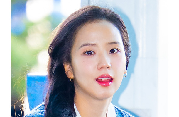 作品が返却されずBLACKPINK・ジスを“盗人”と批判…騒動についてデザイナー本人が釈明
