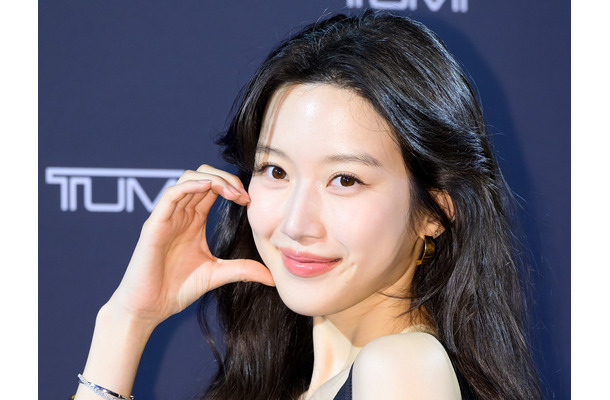 “ほぼ全部見えている”衣装が話題になった女優ムン・ガヨン、チャウヌ事務所に移籍？「前向きに検討中」