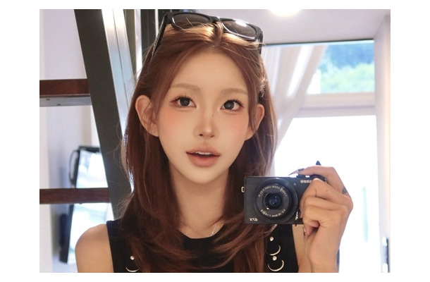 国民的女優だった“亡き母”の墓前へ…父は元巨人投手、韓国インフルエンサーが結婚式目前の近況公開