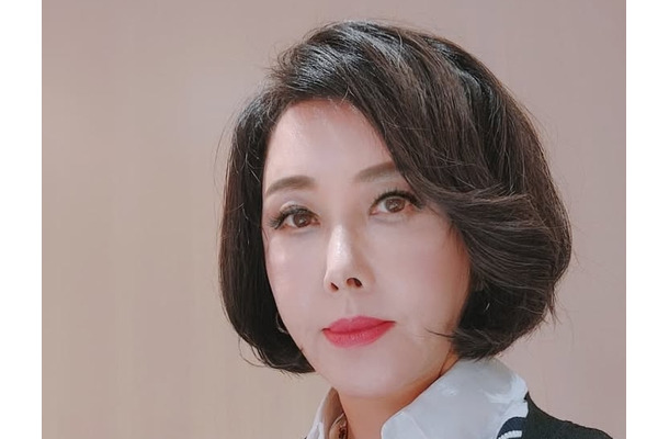 「包丁を突き立て…」父から逃げるため無理矢理結婚も、元夫の暴力で1年半で離婚　韓国女優の過去