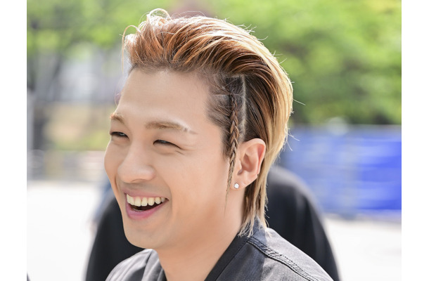 スマホに“育児アプリ”　BIGBANG・SOL、デビュー20周年のカリスマが見せた「リアル父親」の一面
