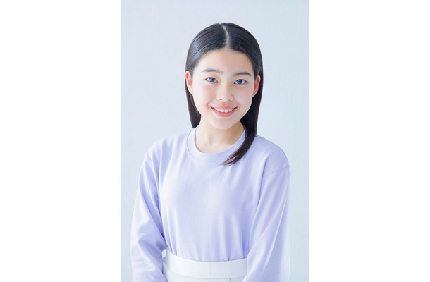幼少期の葉野珠役・村上蘭　（C）NHK