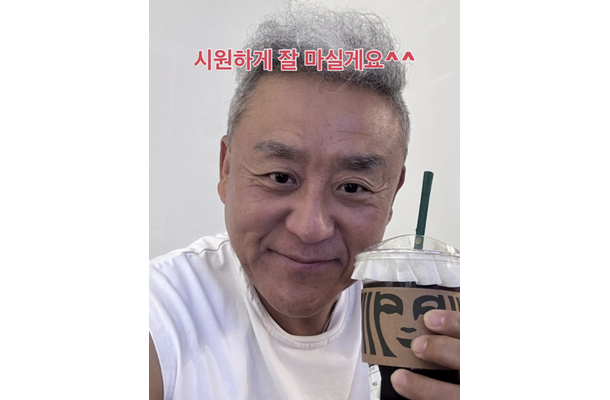 不買運動の流れに逆行？韓国俳優、思想溶け込んだ“スタバ愛”投稿「感謝のメモまでもらった」