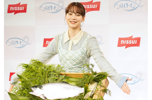 のん【写真：竹内みちまろ】