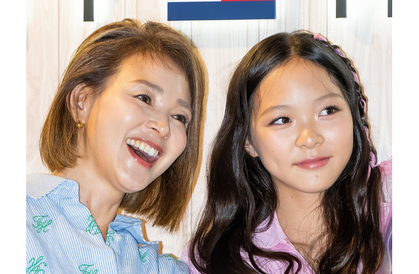 まるで姉妹！SHIHOと娘のチュ・サランが「トミーヒルフィガー」のイベントに登場、圧巻のスタイル