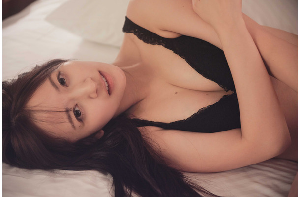 乃木坂46 金川紗耶1st写真集『好きのグラデーション』(DONUTS/主婦の友社)＜先行カット＞(撮影/三宮幹史)