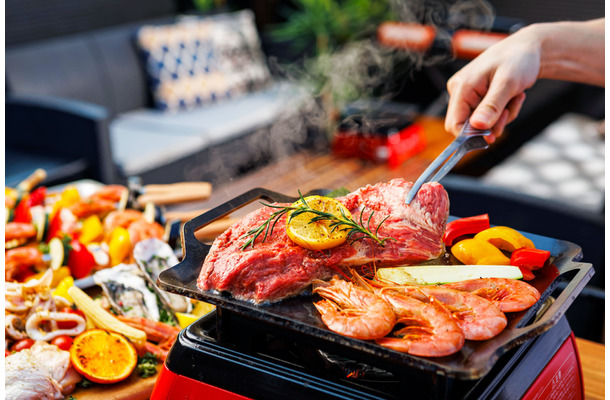 豪華伊勢海老や本格BBQ串など贅沢なメニューラインナップ