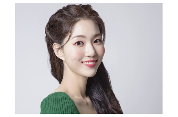 階段から転落し20代で脳死、遺族は臓器提供を決断…BLACKPINKジスと共演の韓国女優、3回忌