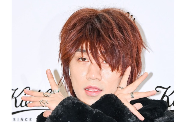 “日本のホスト”真似でブレイク！「しゃべくり007」にも出演した韓国コメディアン、自身のなりすましに警告