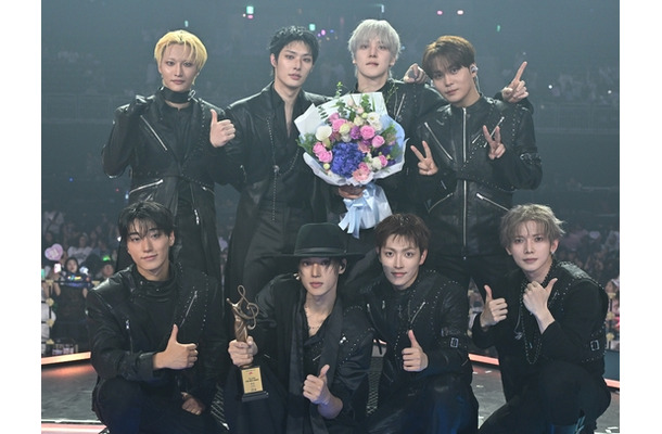 「声が枯れるまで歌うアーティストに」ATEEZ、「ソウルミュージックアワード」大賞に輝く