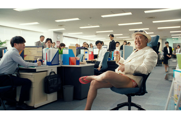 とにかく明るい安村が「しんどい6月」を明るく乗り切るWEB-CM公開！先輩社員・女性社員など4役に変身
