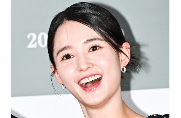 “BTS胎教”も話題！13人きょうだいの韓国女優、生後間もない息子との写真を公開「私に似ている」