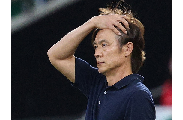 「韓国に戻ってくるな」「南アに帰化しろ」「最悪の指導者」格下に惨敗、ホン・ミョンボ監督への怒りの声