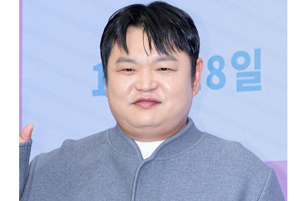 『愛の不時着』『涙の女王』出演俳優（44）、パパになる日が待ちきれない？第1子の超音波写真を公開