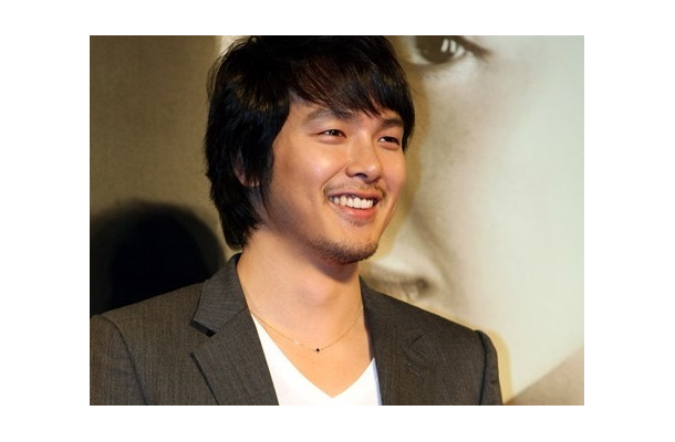 『冬のソナタ』俳優パク・ヨンハさん、32歳の若さでこの世を去って16年…日本でも愛された韓流スター