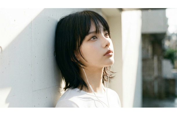 Yunai新曲『Blue Coffee Mug』MV公開　東京の街並みと等身大の姿を映す