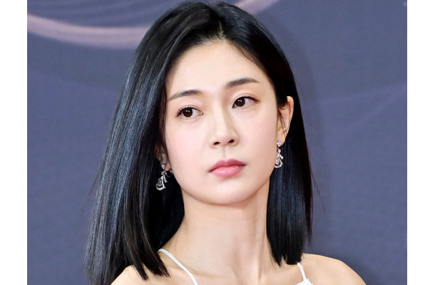 「バカだった…」“7年交際”の俳優と破局した韓国女優、“理想のタイプW杯”で過去の恋愛を後悔