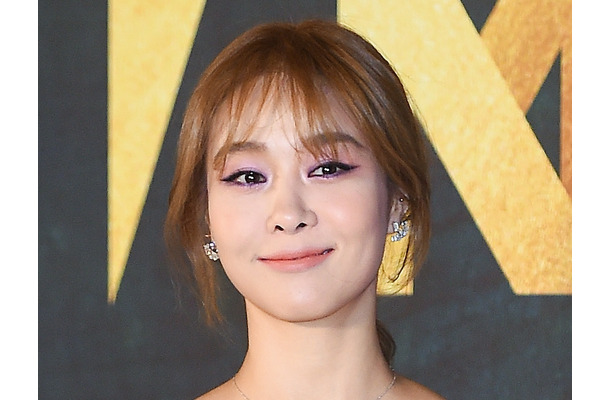 「後でいじれるから誰でも歌手に…腹立つ」元韓国アイドル、“生歌派”として怒りをあらわに