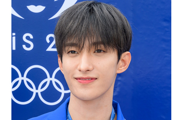 「狂わせにきてて罪」SEVENTEEN・ドギョム、“彼氏感”あふれるカフェSHOTにファン悶絶！