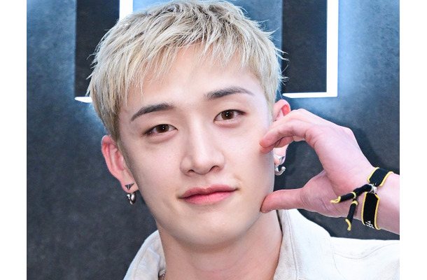 Stray Kids・バンチャン、スタイリッシュな佇まいに視線集中！爽やか白コーデでイベント出席