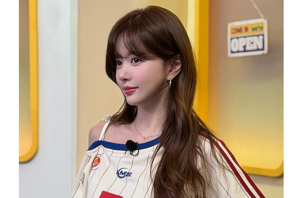 「見せすぎでは！？」“海外でしか着られない”刺激的ワンピで魅了…39歳韓国女優の非現実的ビジュ