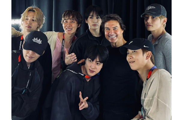 まさにキングたちの対面！BTS＆トム・クルーズ、伝説の控え室SHOT公開 過去にJINと共演も