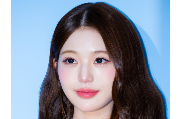 態度の炎上を意識？IVE・ウォニョン、撮影現場スタッフの“異なる視線”をアピールか