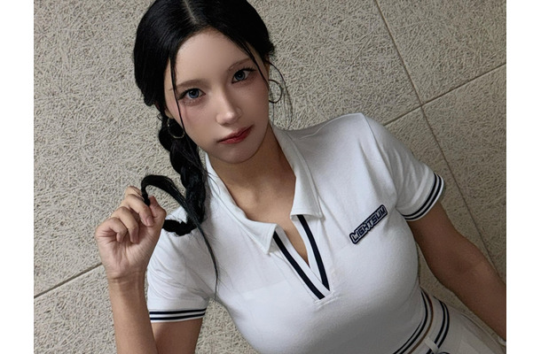 「で、デカいね…」破裂しそうなボリューム、“IZ*ONEだったかもしれない”美女アイドルのオフに反響