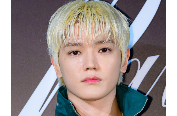 タトゥーもチラ見え…NCT・テヨン、“びしょ濡れフェス”で鍛え抜かれたフィジカル披露「刺激強すぎる」