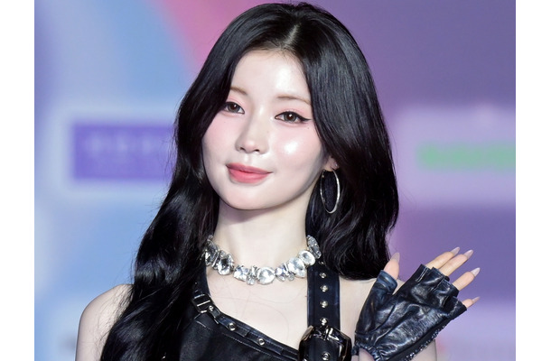 「こんな体型ありえる？」日本人K-POPアイドル、“布少なめ”コーデで魅せたアニメ級スタイル
